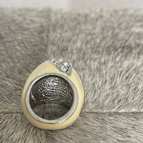 ENAMEL & CRYSTALS RHINESTONES COCKTAIL RING - Picture 5 of 13